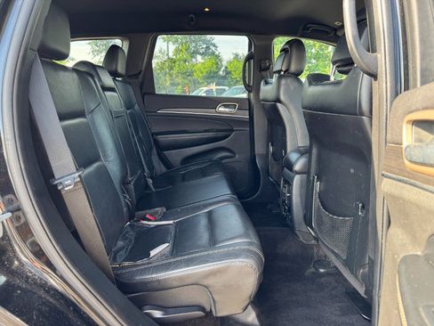 Used 2017 Jeep Grand Cherokee Limited AWD/4WD image 18