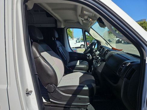 Used 2025 RAM ProMaster 2500 w/ Convenience Group FWD image 25