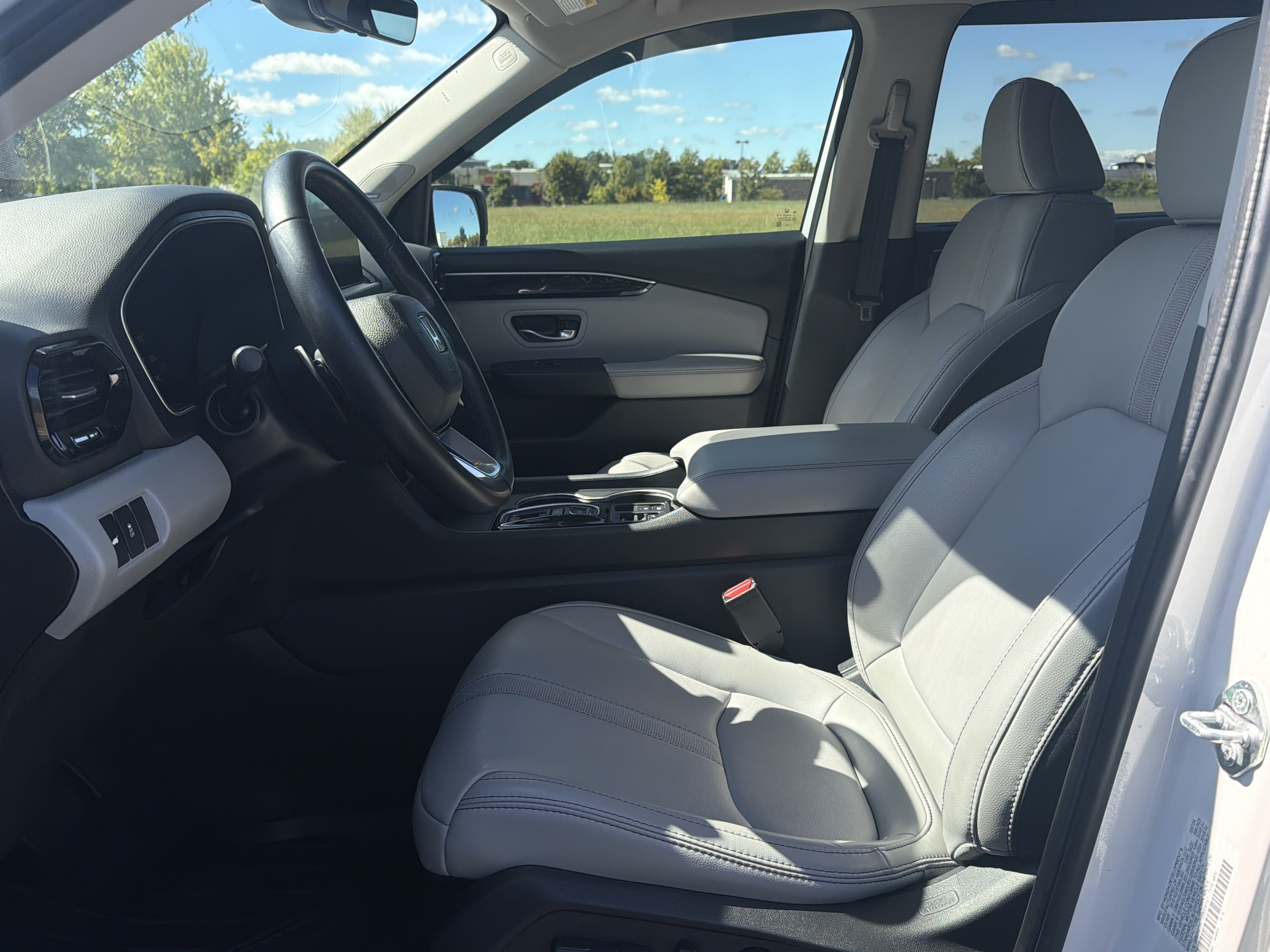 Certified 2025 Honda Pilot Touring image 24
