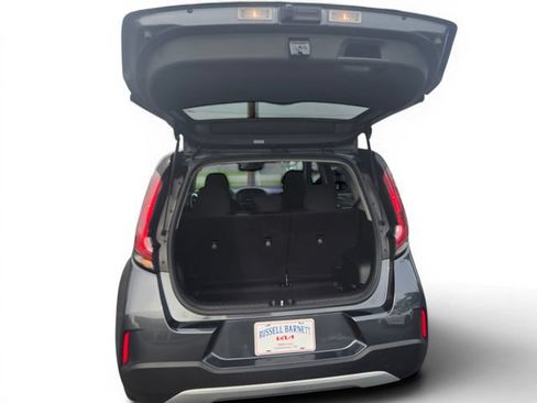 Used 2025 Kia Soul LX FWD image 10
