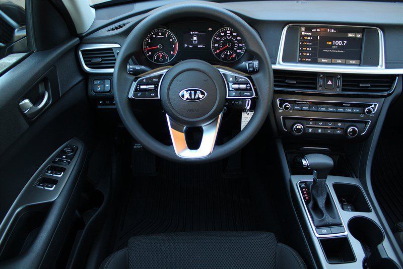 Used 2020 Kia Optima LX FWD image 2