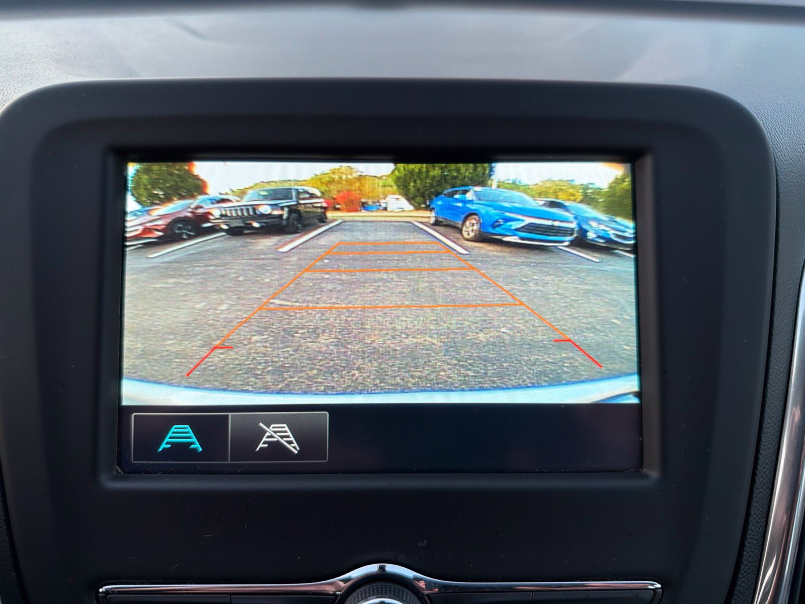 Used 2018 Chevrolet Equinox LS FWD image 20
