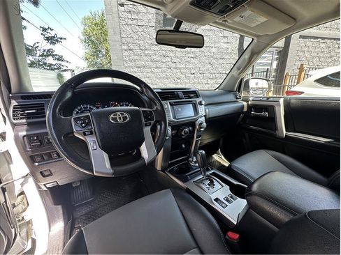 Used 2017 Toyota 4Runner SR5 Premium AWD/4WD image 2
