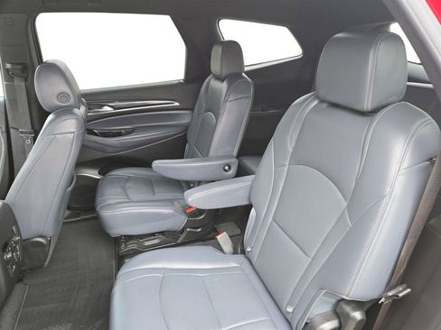 Used 2024 Buick Enclave Premium image 33