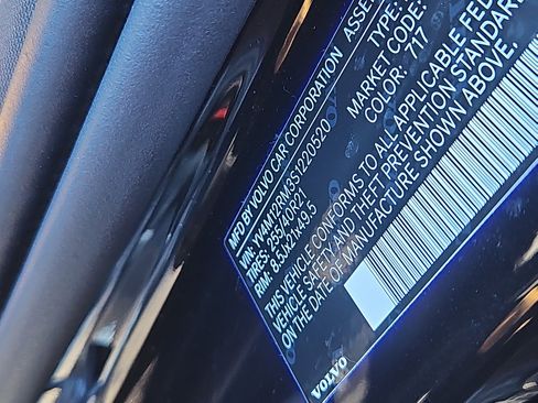 Used 2025 Volvo XC60 B5 Ultra w/ Protection Package Premier image 7