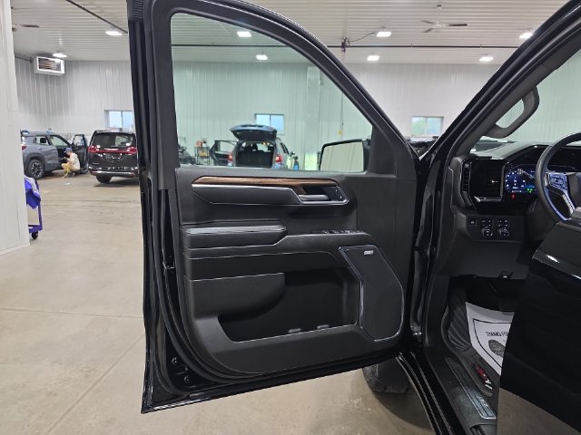 Used 2025 Chevrolet Silverado 1500 LT Trail Boss w/ LT Trail Boss Premium Package AWD/4WD image 23