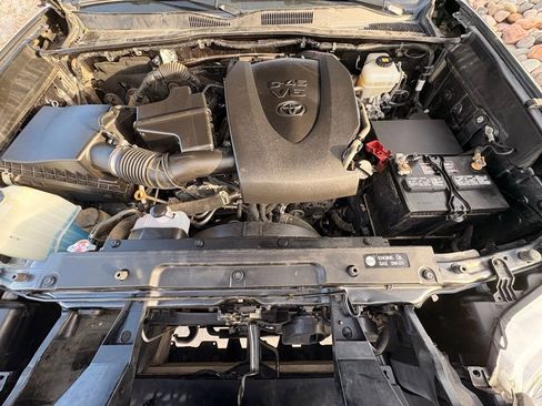 Used 2019 Toyota Tacoma TRD Off-Road image 39