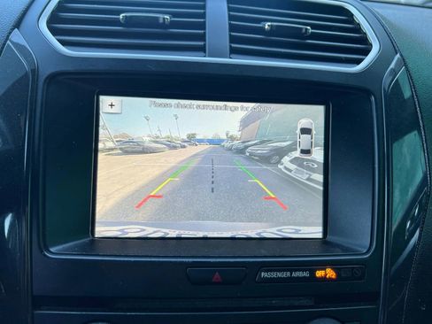 Used 2017 Ford Explorer XLT w/ Equipment Group 201A image 18