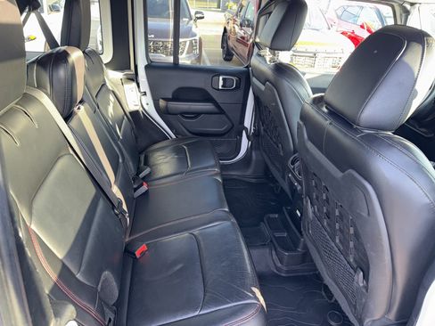 Used 2018 Jeep Wrangler Unlimited Rubicon w/ Dual Top Group image 10