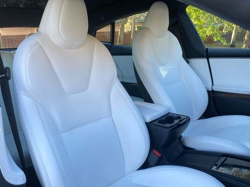 Used 2020 Tesla Model S Long Range Plus image 36