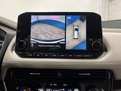 Used 2023 Nissan Rogue SL w/ SL Premium Package image 11