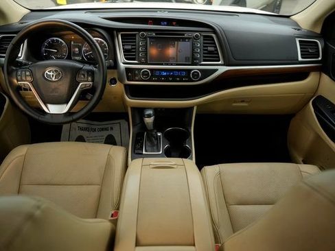 Used 2018 Toyota Highlander Limited image 21