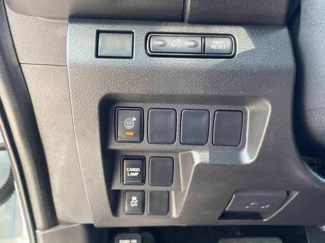 Used 2024 Nissan Frontier S w/ Technology Package RWD image 17