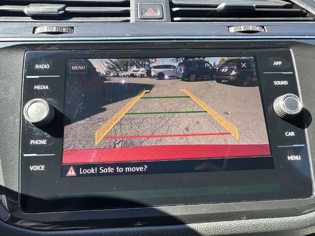 Used 2018 Volkswagen Tiguan SE w/ Panoramic Sunroof Package AWD/4WD image 24