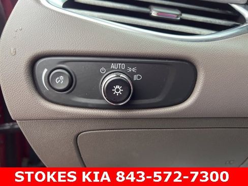 Used 2017 Chevrolet Malibu LT image 17