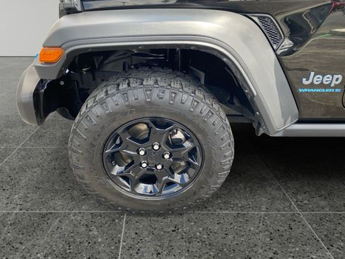 Used 2023 Jeep Wrangler Unlimited AWD/4WD image 14