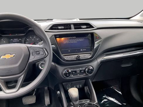 Used 2023 Chevrolet TrailBlazer LT w/ Convenience Package FWD image 7