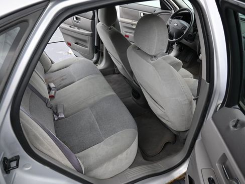 Used 2002 Ford Taurus SE image 25