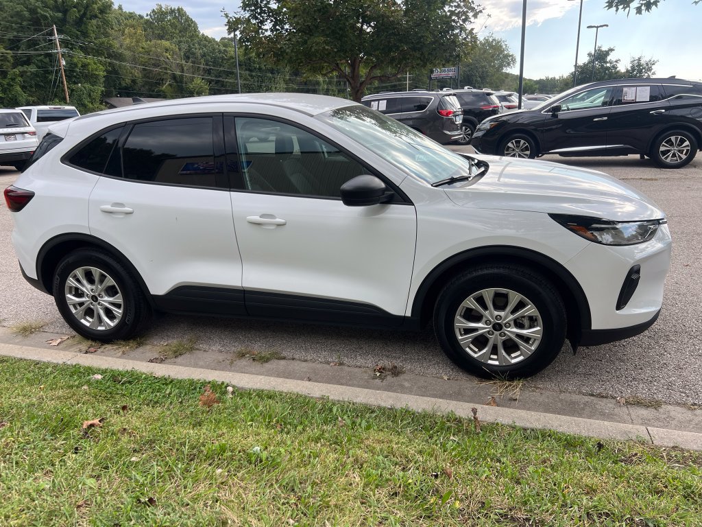 Used 2025 Ford Escape Active FWD image 4