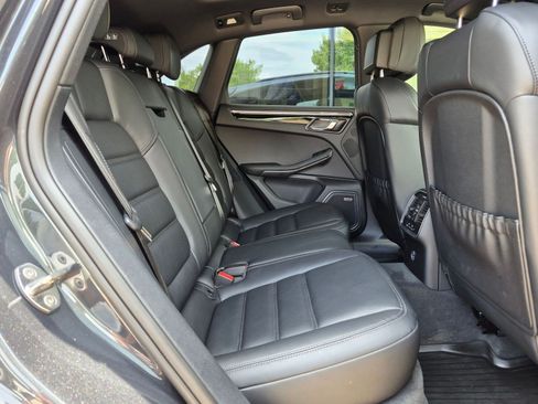 Certified 2026 Porsche Macan AWD/4WD image 22