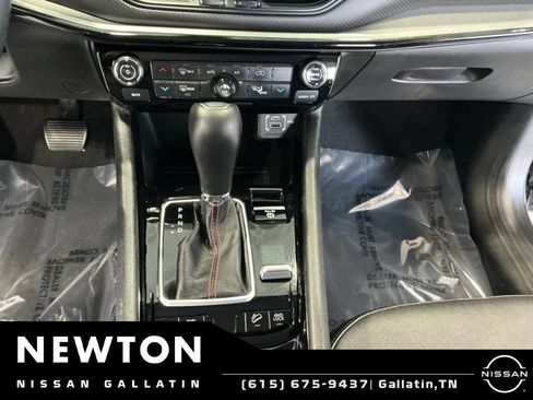Used 2022 Jeep Compass Trailhawk w/ Trailhawk Convenience Group AWD/4WD image 11