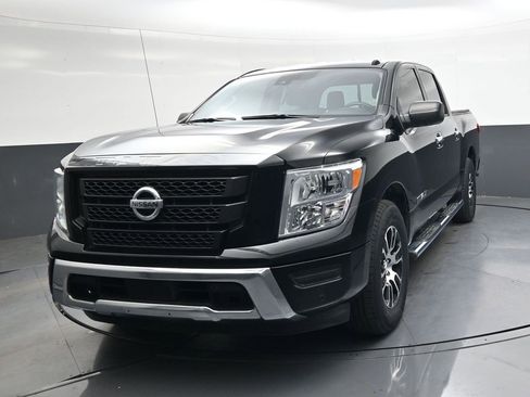 Used 2021 Nissan Titan SV w/ SV Convenience Package image 9