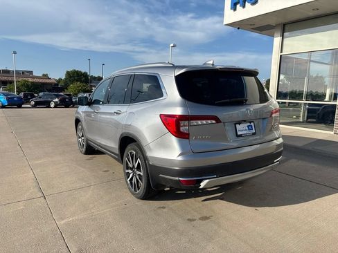 Used 2019 Honda Pilot Touring image 6
