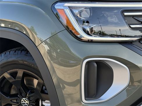 Certified 2025 Volkswagen Atlas Peak Edition SE image 3