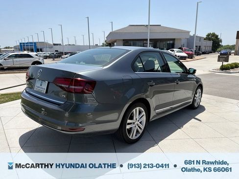 Used 2017 Volkswagen Jetta SEL Premium FWD image 17
