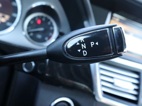 Used 2011 Mercedes-Benz E 350 4MATIC image 33