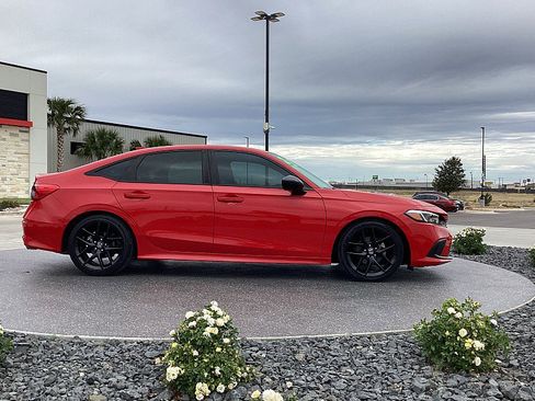 Used 2023 Honda Civic Sport image 4