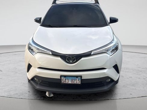 Used 2019 Toyota C-HR Limited FWD image 2
