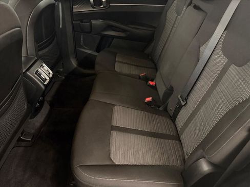 Used 2023 Kia Sorento LX image 17