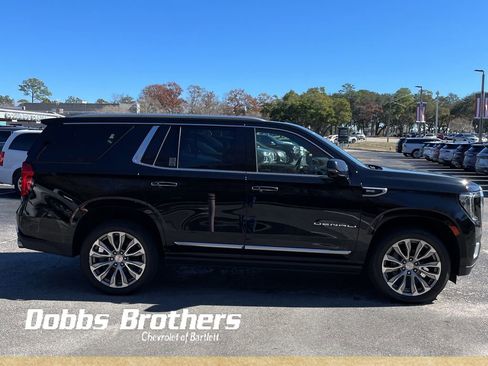 Used 2021 GMC Yukon Denali w/ Denali Premium Package image 5