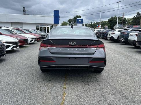 New 2026 Hyundai Elantra SEL Sport FWD image 3