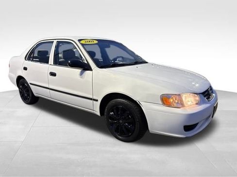 Used 2001 Toyota Corolla CE image 1