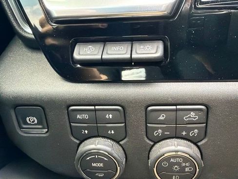 Used 2026 Chevrolet Silverado 1500 High Country AWD/4WD image 24