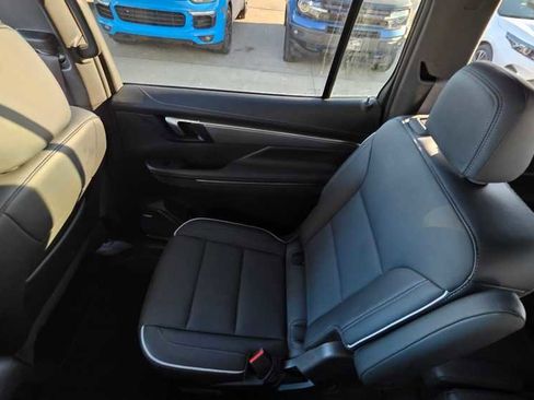 Used 2025 Buick Enclave Preferred image 26