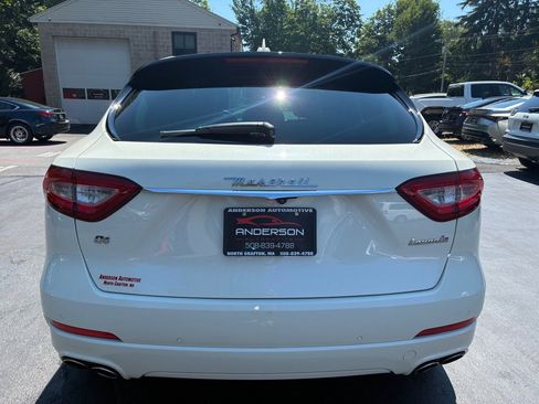 Used 2019 Maserati Levante AWD/4WD image 7