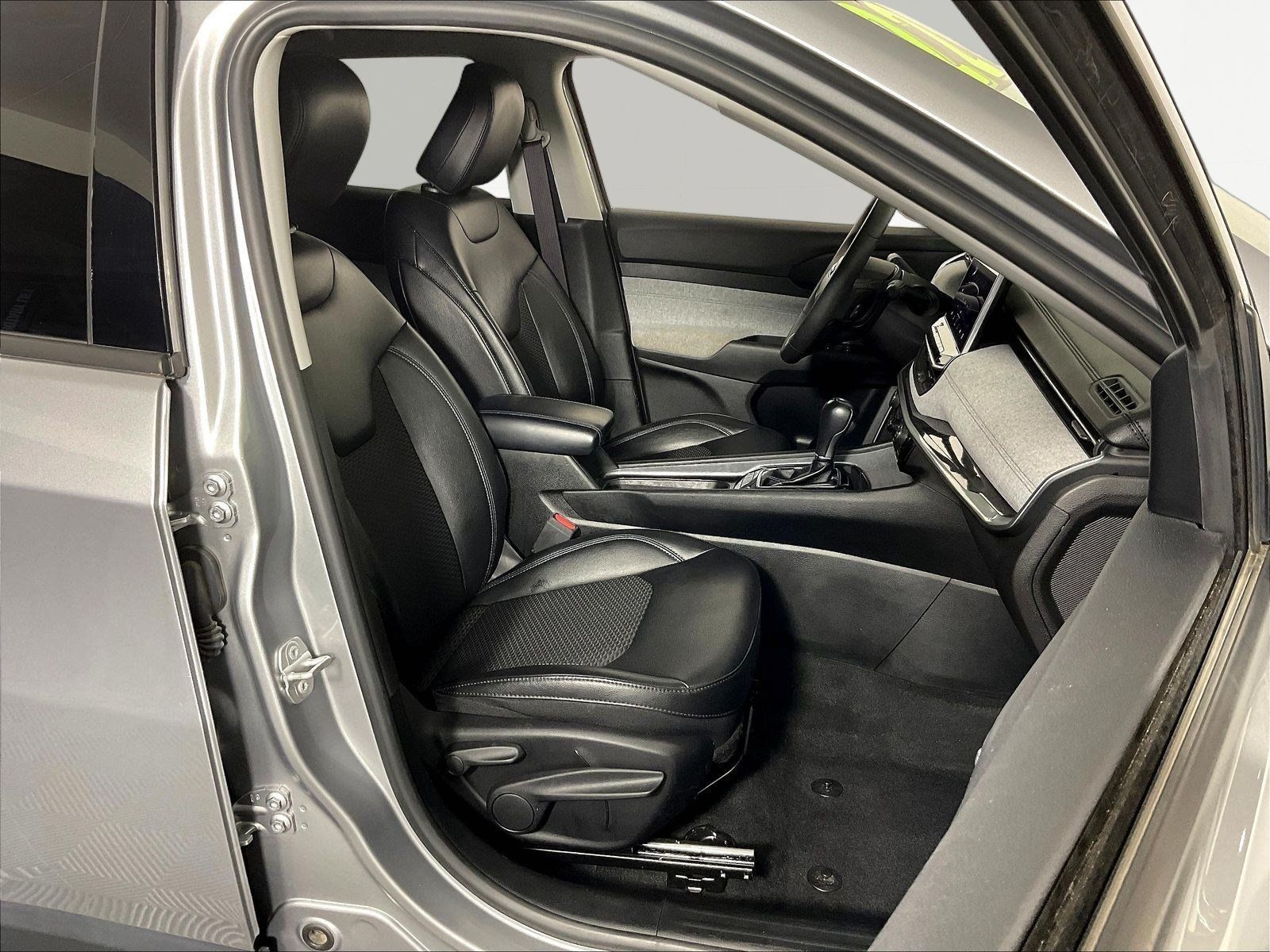 Used 2022 Jeep Compass Latitude FWD image 28