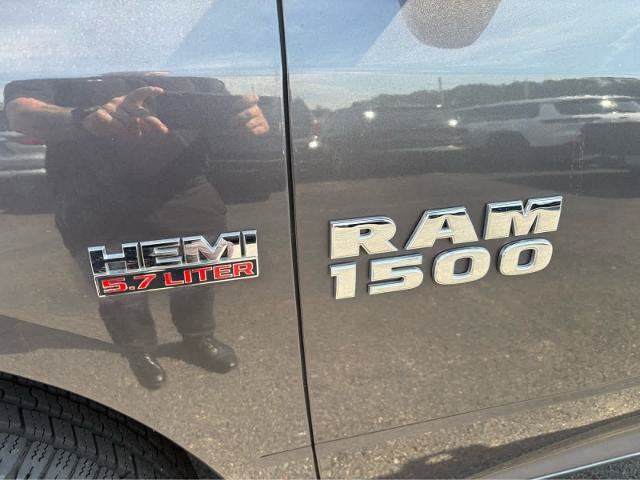 Used 2018 RAM 1500 Express w/ Express Value Package AWD/4WD image 9