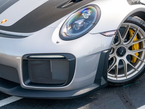 Used 2018 Porsche 911 GT2 RS RWD image 3