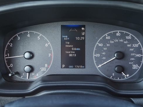 Used 2024 Toyota Corolla Cross LE image 22