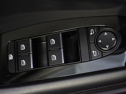 Certified 2025 MAZDA MAZDA3 s Sport image 23