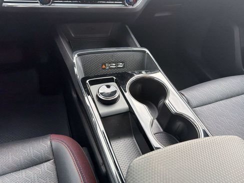 Used 2025 Chevrolet Equinox RS w/ Safety and Technology Package FWD image 19
