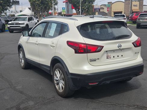Used 2017 Nissan Rogue Sport SV w/ SV Premium Package AWD/4WD image 4
