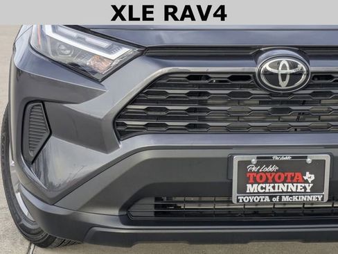 Used 2025 Toyota RAV4 XLE image 3