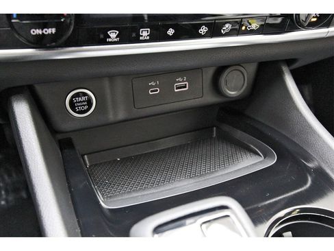 Certified 2023 Nissan Rogue SV image 23