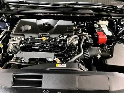 Used 2022 Toyota Camry XSE image 10