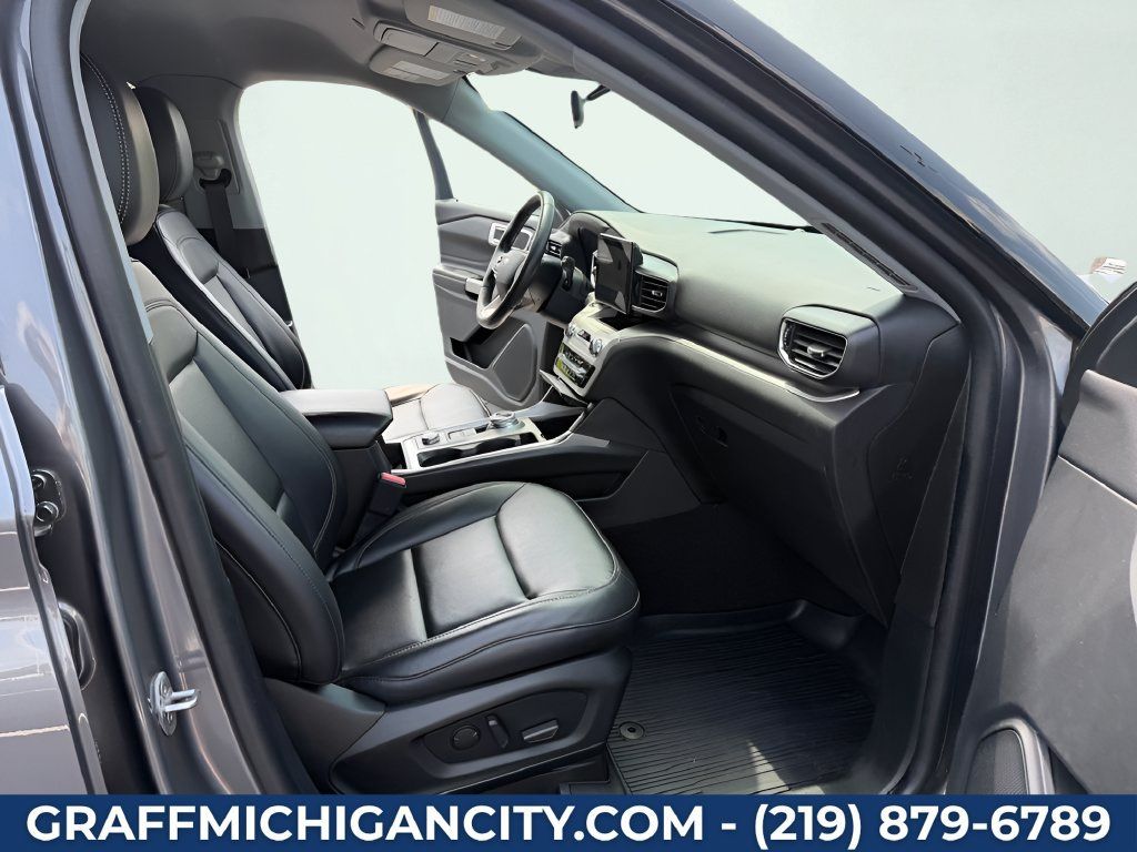 Used 2022 Ford Explorer XLT w/ Equipment Group 202A AWD/4WD image 32